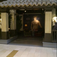 hollister washington square mall