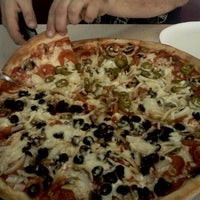 Снимок сделан в Brooklyn&amp;#39;s Best Pizza &amp;amp; Pasta пользователем Courtney S. 10/31/2011