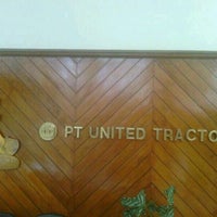 Review United Tractors. Tbk (UT) Makassar