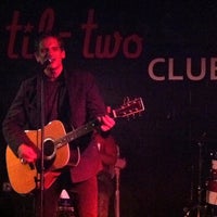 รูปภาพถ่ายที่ Til Two Club โดย Noah B. เมื่อ 8/28/2011