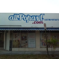 รูปภาพถ่ายที่ AllPopArt โดย Eduardo เมื่อ 1/28/2011