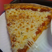 Снимок сделан в Rosati&amp;#39;s Pizza пользователем Shawn M. 11/8/2011
