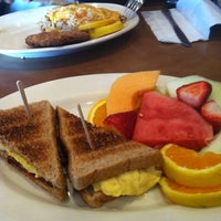 Photo taken at Hearty Cafe Pancake House by Victoria Marie on 9/15/2011