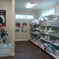 Foto tomada en Acres Mill Veterinary Clinic  por Cassandra B. el 3/29/2012