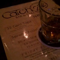 Foto diambil di Catch 22 Bar &amp;amp; Grill oleh Kin L. pada 2/28/2012