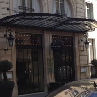 Foto tirada no(a) La Maison Champs-Élysées por Talal T. em 4/3/2012
