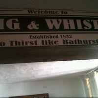 Foto tirada no(a) The Historic Pig and Whistle Inn por T N. em 7/16/2011