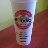 Photo taken at Robeks Fresh Juices &amp; Smoothies by Kevin on 8/31/2011