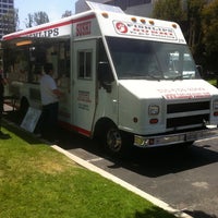 Photo taken at Fishlips Sushi Truck by Valentino H. on 6/23/2011