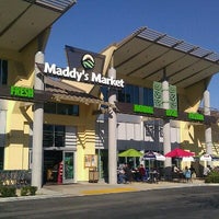 Foto tomada en Maddy&amp;#39;s Market  por Fred T. el 12/27/2011