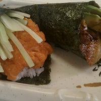 12/26/2011 tarihinde Euna K.ziyaretçi tarafından Sakanaya Sushi'de çekilen fotoğraf