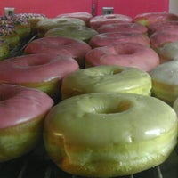Photo taken at Yum Yum Donuts #45 by Richard R. on 1/23/2012
