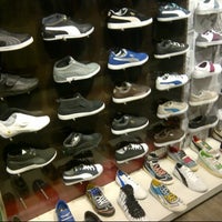 Photos at Puma - Lungsod ng Bacolod, Negros Occidental