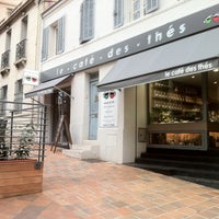 รูปภาพถ่ายที่ Le Café des Thés โดย Georges-Edouard L. เมื่อ 11/29/2011