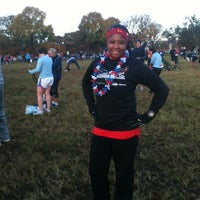 Photo taken at Veterans Day 10k by Evelyn C. on 11/13/2011