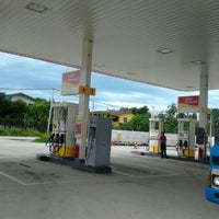 Foto diambil di Shell oleh Mahapson M. pada 1/9/2012