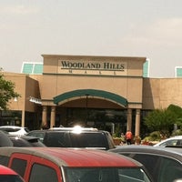 oakley woodland hills mall