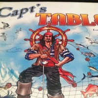 8/25/2012 tarihinde Ashley A.ziyaretçi tarafından Captain&amp;#39;s Table Fish House Restaurant'de çekilen fotoğraf