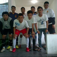 Photo taken at Djuragan Futsal by Ardiawan F. on 12/21/2011