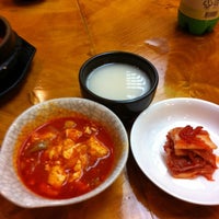 Photo taken at 韓国家庭料理・居酒屋 だんじ by Keiji on 1/19/2012