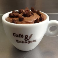 รูปภาพถ่ายที่ Café e Bobagem โดย Pablo A. เมื่อ 7/6/2012