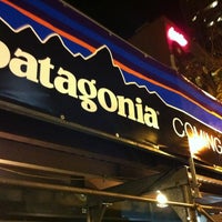 รูปภาพถ่ายที่ Patagonia โดย Colin C. เมื่อ 10/29/2011