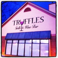 Foto scattata a Truffles Grille &amp;amp; Wine Bar da Timothy D. il 3/31/2012