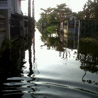 Photo taken at ซอยทรัพย์สิน 1 by Thanawat P. on 11/25/2011