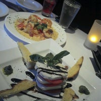 Foto diambil di The Clubhouse Restaurant oleh Bessie O. pada 6/17/2012