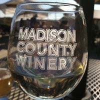 Foto tomada en Madison County Winery  por Michelle R. el 10/8/2011