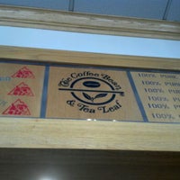 Photo taken at The Coffee Bean &amp;amp; Tea Leaf by Michelangelo R. on 12/22/2011