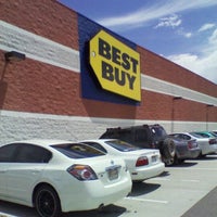 Photo taken at Best Buy by Risa H. on 7/10/2011