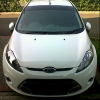Photo taken at PT. Selaras Nusa Abadi Authorized Ford Dealer Jaksel by Mario R. on 12/4/2011