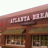 Foto scattata a Atlanta Bread Company da Keith 👊🏻 T. il 10/19/2011