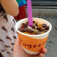 Photo taken at Yogeeze Frozen Yogurt by Jackie on 7/16/2012