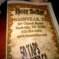 รูปภาพถ่ายที่ Beer Sellar โดย Mitch M. เมื่อ 12/5/2011