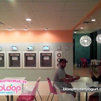 Photo taken at Bloop Frozen Yogurt by Jeff on 9/5/2012