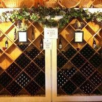 8/17/2011 tarihinde Nichole F.ziyaretçi tarafından Silver Coast Winery'de çekilen fotoğraf