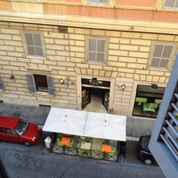 รูปภาพถ่ายที่ Hotel Des Artistes โดย Qiqo S. เมื่อ 4/26/2012