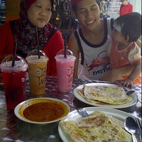 Photo taken at Mr Teh Tarik Eating House by Khair F. on 3/8/2012