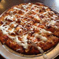 Das Foto wurde bei Palios Pizza Cafe von Bobby S. am 6/16/2012 aufgenommen
