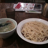 Photo taken at 博多つけ麺 秀 by Taiga K. on 5/1/2012