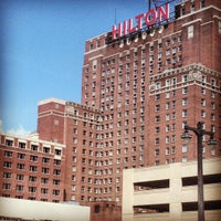 Das Foto wurde bei Hilton von Heather R. am 6/19/2012 aufgenommen
