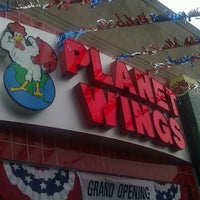 Photo taken at Planet Wings by Meliz B. on 7/20/2012