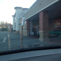 Das Foto wurde bei Price Chopper von Jose B. am 3/31/2012 aufgenommen