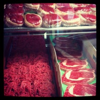 Foto tomada en Tillman&amp;#39;s Meat &amp;amp; Bakery  por Ashley G. el 4/18/2012