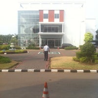 Review Garuda Indonesia Management Building