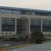 รูปภาพถ่ายที่ EIGSI, Ecole d&amp;#39;Ingénieurs généraliste โดย Anthony G. เมื่อ 9/5/2012