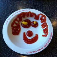 Photo taken at Johnny Rockets by Shannon L. on 6/27/2011