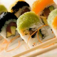 Photo taken at Oishi Sushi by Qatadah N. on 11/23/2011